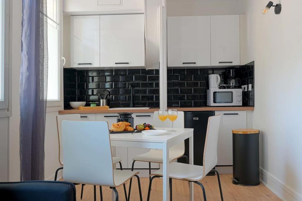 Charmant 2 Pieces A Issy- Les -Moulineaux מראה חיצוני תמונה
